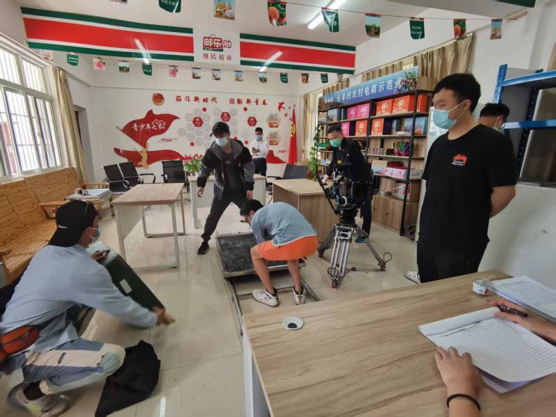 追星女孩心理学分析报告：磴口县广告片拍摄公司揭秘饭圈应援式传播逻辑